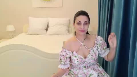 Snapshot of lovelybeatricee chatting on 07/18/26, 12:20 Beatrice online show from 07/18/26, 12:20