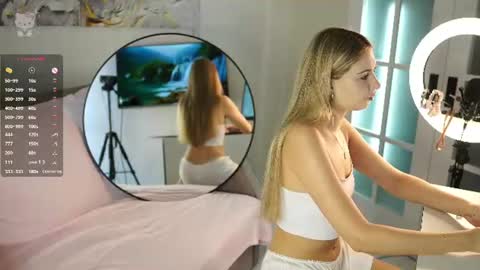 Snapshot of lovelygracee chatting on 06/15/26, 02:52 lovelygracee online show from 06/15/26, 02:52