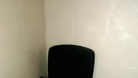 Snapshot of lovelykayleexx chatting on 12/15/24, 12:49 ara online show from 12/15/24, 12:49