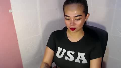 Snapshot of lovelykayleexx chatting on 01/07/25, 04:16 ara online show from 01/07/25, 04:16