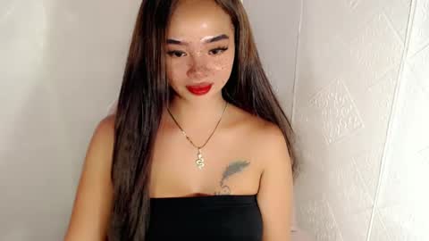 Snapshot of lovelykayleexx chatting on 02/11/25, 04:24 ara online show from 02/11/25, 04:24