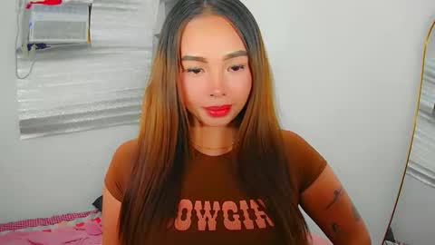 Snapshot of lovelykayleexx chatting on 09/24/25, 09:45 ara online show from 09/24/25, 09:45