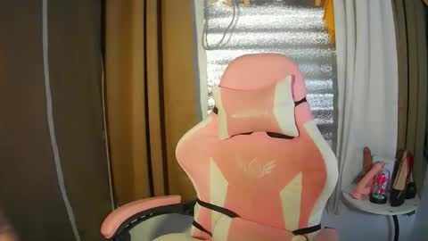 Snapshot of lovelykayleexx chatting on 11/13/25, 05:50 ara online show from 11/13/25, 05:50