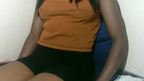 Snapshot of lovelylarra chatting on 01/16/26, 07:45 lovelylarra online show from 01/16/26, 07:45