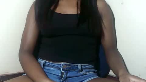 Snapshot of lovelylarra chatting on 01/17/26, 11:08 lovelylarra online show from 01/17/26, 11:08