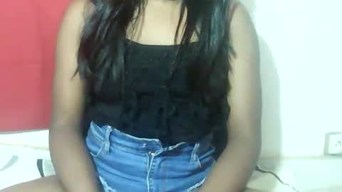 Snapshot of lovelylarra chatting on 01/19/26, 07:45 lovelylarra online show from 01/19/26, 07:45