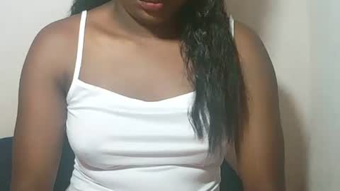 Snapshot of lovelylarra chatting on 02/18/26, 05:47 lovelylarra online show from 02/18/26, 05:47