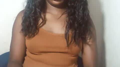 Snapshot of lovelylarra chatting on 02/25/26, 04:05 lovelylarra online show from 02/25/26, 04:05