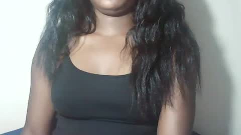 Snapshot of lovelylarra chatting on 04/01/26, 10:05 lovelylarra online show from 04/01/26, 10:05