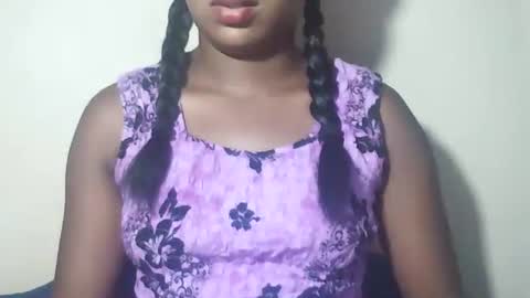 Snapshot of lovelylarra chatting on 04/02/26, 06:44 lovelylarra online show from 04/02/26, 06:44