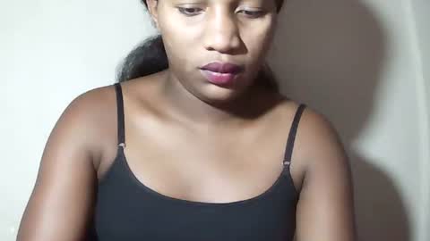 Snapshot of lovelylarra chatting on 05/06/26, 10:53 lovelylarra online show from 05/06/26, 10:53