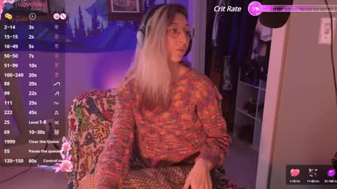 Snapshot of lovelylittlelucyy chatting on 01/04/25, 08:05 lovelylittlelucyy online show from 01/04/25, 08:05