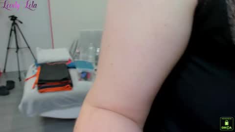 Snapshot of lovelylola_fr chatting on 11/16/25, 09:31 Lola online show from 11/16/25, 09:31