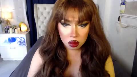 Snapshot of lovelymarie69 chatting on 12/02/24, 05:37 Rebeca online show from 12/02/24, 05:37