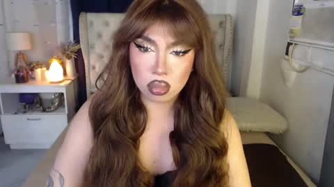 Snapshot of lovelymarie69 chatting on 12/29/24, 05:44 Rebeca online show from 12/29/24, 05:44