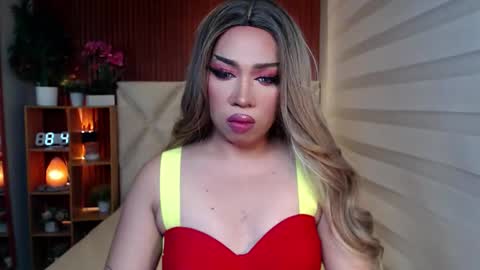 Snapshot of lovelymarie69 chatting on 10/06/25, 03:42 Rebeca online show from 10/06/25, 03:42