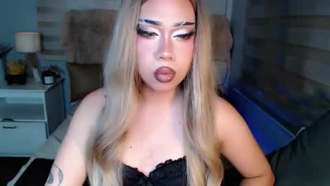 Snapshot of lovelymarie69 chatting on 11/10/25, 06:40 Rebeca online show from 11/10/25, 06:40