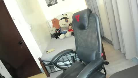 YUMIE online show from 01/31/25, 02:28