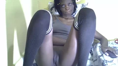 Snapshot of lovelymee2 chatting on 09/30/25, 11:10 lovelymee2 online show from 09/30/25, 11:10
