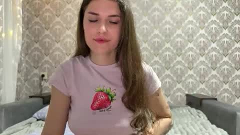 Snapshot of lovelymia_0 chatting on 05/20/26, 06:58 Mia online show from 05/20/26, 06:58
