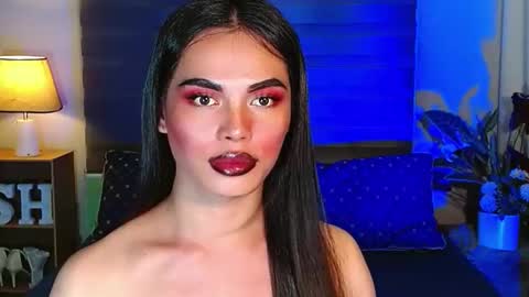 lovelymiss_shyna11 online show from 12/15/25, 08:13