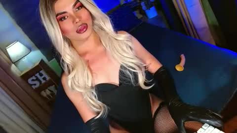 Snapshot of lovelymiss_shyna11 chatting on 12/22/25, 11:29 lovelymiss_shyna11 online show from 12/22/25, 11:29