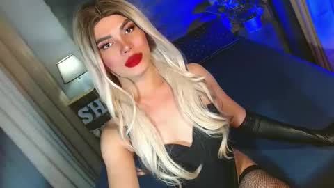 Snapshot of lovelymiss_shyna11 chatting on 01/15/26, 10:42 lovelymiss_shyna11 online show from 01/15/26, 10:42