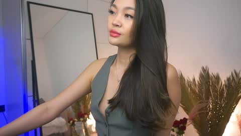 kim online show from 02/08/25, 02:05