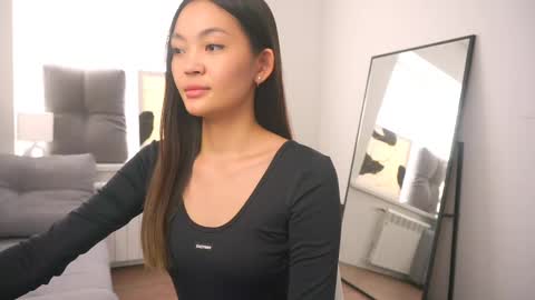 kim online show from 03/10/25, 01:10