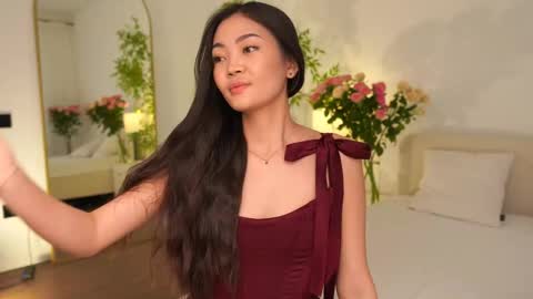 kim online show from 12/02/25, 07:36