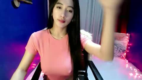 lovelypetite143 online show from 04/16/26, 03:57