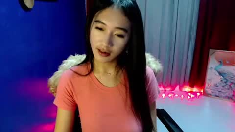 Snapshot of lovelypetite143 chatting on 04/18/26, 07:58 lovelypetite143 online show from 04/18/26, 07:58