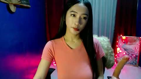Snapshot of lovelypetite143 chatting on 05/24/26, 03:17 lovelypetite143 online show from 05/24/26, 03:17