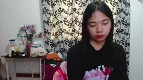 Snapshot of lovelypetitebigcock chatting on 01/12/26, 05:23 lovelypetitebigcock online show from 01/12/26, 05:23