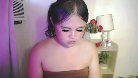 Snapshot of lovelypinaychubsx chatting on 06/23/26, 07:39 lovely online show from 06/23/26, 07:39