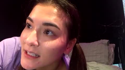 Queen Aria  online show from 01/01/25, 11:40