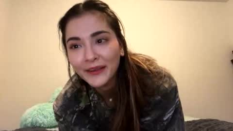 Queen Aria  online show from 10/15/25, 06:52