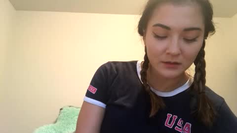 Queen Aria  online show from 10/28/25, 07:38