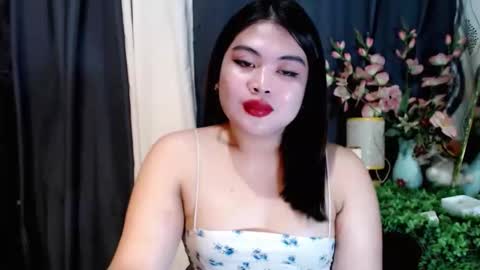 Snapshot of lovelyrhean chatting on 11/08/25, 02:56 Rhean online show from 11/08/25, 02:56