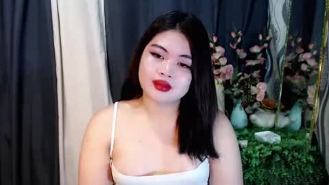 Snapshot of lovelyrhean chatting on 11/09/25, 02:10 Rhean online show from 11/09/25, 02:10