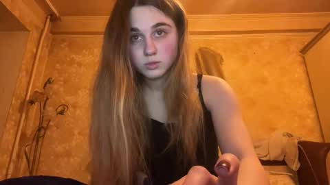 Snapshot of lovelysilk_63 chatting on 01/10/26, 06:42 ELA online show from 01/10/26, 06:42