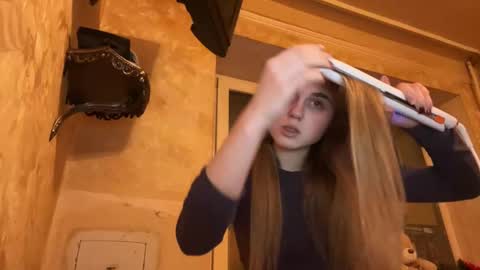 Snapshot of lovelysilk_63 chatting on 01/11/26, 07:30 ELA online show from 01/11/26, 07:30