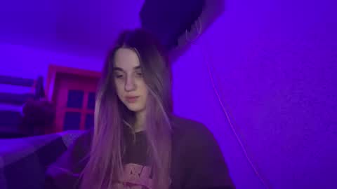 Snapshot of lovelysilk_63 chatting on 02/04/26, 08:36 ELA online show from 02/04/26, 08:36