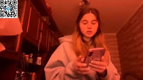 Snapshot of lovelysilk_63 chatting on 02/20/26, 08:38 ELA online show from 02/20/26, 08:38