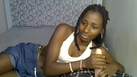 Snapshot of lovelytin chatting on 10/24/25, 10:06 lovelytin online show from 10/24/25, 10:06