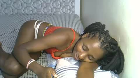 Snapshot of lovelytin chatting on 10/27/25, 07:29 lovelytin online show from 10/27/25, 07:29