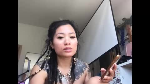lovelyxmacii online show from 04/05/26, 10:07
