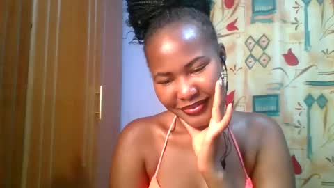 Snapshot of lovelyy_dreams chatting on 03/06/26, 02:08 Hanna online show from 03/06/26, 02:08