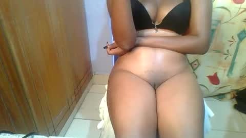Snapshot of lovelyy_dreams chatting on 03/10/26, 06:29 Hanna online show from 03/10/26, 06:29