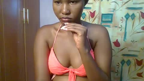 Snapshot of lovelyy_dreams chatting on 03/24/26, 05:34 Hanna online show from 03/24/26, 05:34